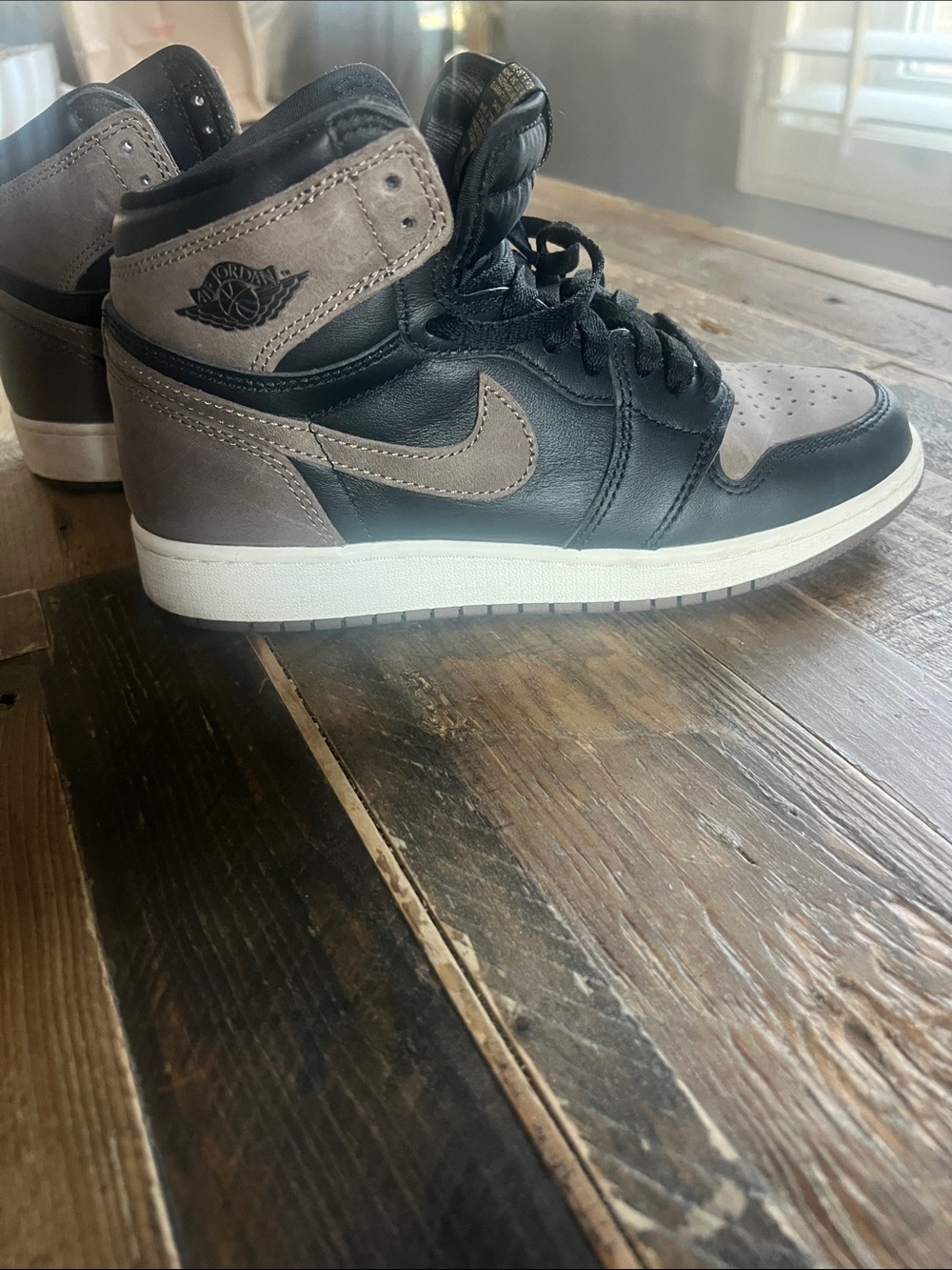 Nike Air Jordan 1 High - Black and Taupe